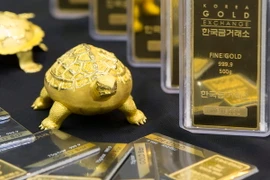 Vàng được trưng bày tại Sàn giao dịch vàng Seoul, Hàn Quốc ngày 27/6. (Nguồn: EPA/TTXVN)