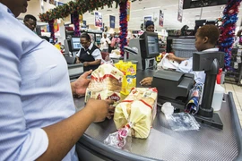 Giá bánh mỳ tăng vọt trong những tuần qua tại Sudan. (Ảnh: AFP) 