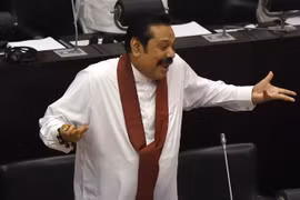 Thủ tướng Sri Lanka Mahinda Rajapakse phát biểu tại cuộc họp Quốc hội ở Colombo ngày 19/11/2018. (Nguồn: AFP/TTXVN) 