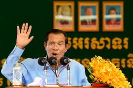 Thủ tướng Hoàng gia Campuchia Samdech Techo Hun Sen phát biểu tại thủ đô Phnom Penh. (Nguồn: AFP/TTXVN)