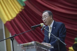 Tổng Thư ký Liên hợp quốc Ban Ki-moon phát biểu tại trụ sử Hội đồng chuyển tiếp Quốc gia của Cộng hòa Trung Phi tại thủ đô Bangui hồi năm 2014. (Nguồn: AFP/TTXVN)