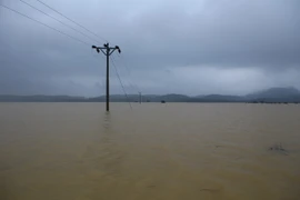 Xã Phương Mỹ, huyện Hương Khê chìm trong biển nước. (Ảnh: Minh Quyết/TTXVN)