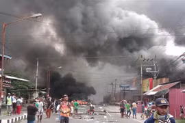 Người biểu tình tập trung trên đường phố tại Manokwari, Papua, Indonesia, ngày 19/8/2019. (Nguồn: AFP/TTXVN) 