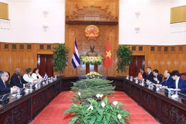 Thủ tướng Nguyễn Xuân Phúc tiếp Phó Chủ tịch thứ nhất Hội đồng Nhà nước và Hội đồng Bộ trưởng Cuba Salvador Valdés Mesa. (Ảnh: Thống Nhất/TTXVN)