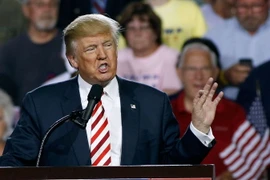 Ông Donald Trump phát biểu trong chiến dịch vận động tranh cử ở Prescott Valley, Arizona ngày 4/10. (Nguồn: AFP/TTXVN)