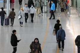 Cảnh vắng vẻ tại sân bay Incheon, phía Tây Seoul khi Trung Quốc cấm các công ty du lịch nước này thực hiện các tour du lịch tới Hàn Quốc, ngày 5/3. (Nguồn: Yonhap/TTXVN)
