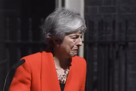 Thủ tướng Anh Theresa May công bố trước báo giới quyết định từ chức Lãnh đạo đảng Bảo thủ cầm quyền, tại số 10 phố Downing, London ngày 24/5/2019. (Nguồn: THX/TTXVN) 