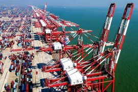 Cảng hàng hóa ở Quảng Châu, tỉnh Quảng Đông, Trung Quốc. (Nguồn: THX/TTXVN) 