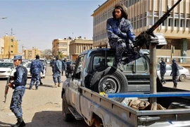 Các lực lượng trung thành với Tướng Khalifa Haftar làm nhiệm vụ tại khu vực Sebha, miền Nam Libya, ngày 6/2/2019. (Nguồn: AFP/TTXVN)