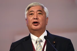 Bộ trưởng Quốc phòng Nhật Bản Gen Nakatani phát biểu tại một hội nghị tăng cường an ninh hàng hải trong khu vực. (Nguồn: AFP/TTXVN) 