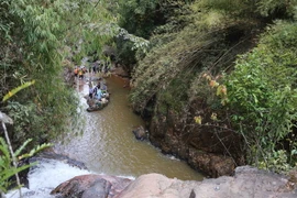 Hiện trường vụ việc tại khu vực thác số 4, thuộc Khu du lịch thác Datanla. (Ảnh: Nguyễn Dũng/TTXVN)