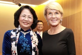 Phó Chủ tịch nước Đặng Thị Ngọc Thịnh gặp Bộ trưởng Ngoại giao Australia Julie Bishop. (Ảnh: Quang Hải/TTXVN)