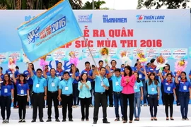 Quang cảnh lễ ra quân chương trình “Tiếp sức mùa thi 2016.” (Ảnh: An Hiếu/TTXVN)