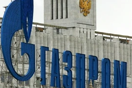 Logo của Gazprom tại thủ đô Moskva, Nga. (Nguồn: AFP/TTXVN) 