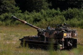 Pháo tự hành K-55 của Hàn Quốc tham gia tập trận tại Gyeonggi-do, gần biên giới Triều Tiên ngày 4/9. (Nguồn: EPA/TTXVN)