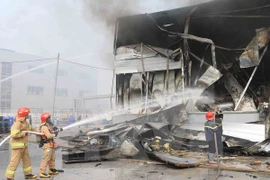 [Video] Hỏa hoạn dữ dội tại Khu công nghiệp Yên Phong