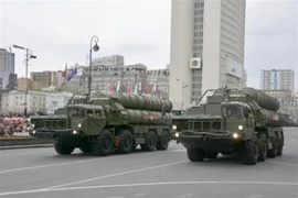 Hệ thống phòng không S-400 của Nga tại lễ diễu binh ở Vladivostok, Nga ngày 9/5/2019. (Nguồn: Kyodo/TTXVN) 