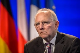 Bộ trưởng Tài chính Đức Wolfgang Schauble trong cuộc họp báo ở Paris, Pháp ngày 22/2. (Nguồn: EPA/TTXVN)