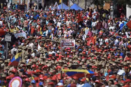Người dân Venezuela tham gia tuần hành ủng hộ Chính phủ của Tổng thống Nicolas Maduro tại Caracas ngày 23/1/2019. (Nguồn: AFP/ TTXVN) 