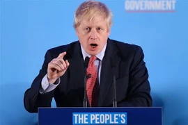 Thủ tướng Anh Boris Johnson phát biểu tại một sự kiện tranh cử ở London ngày 13/12/2019. (Nguồn: AFP/TTXVN) 