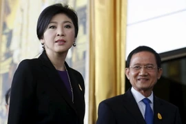 Cựu Thủ tướng Thái Lan Yingluck Shinawatra (trái) tại tòa án ở thủ đô Bangkok ngày 29/9. (Nguồn: Reuters/TTXVN)