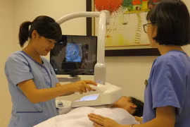 Vinmec đã trang bị máy siêu âm vú 3D nâng mức độ chẩn đoán chính xác ung thư vú lên trên 90% - nhằm phát triển các chương trình tầm soát ung thư vú toàn diện. (Nguồn: Vietnam+)