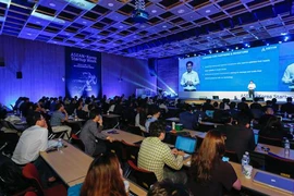 Một đại diện startup trình bày ý tưởng với các quỹ đầu tư mạo hiểm Hàn Quốc. (Ảnh: Mạnh Hùng/TTXVN)