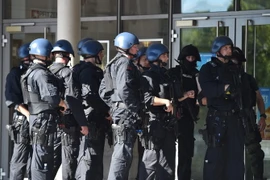 Hiện trường đặc nhiệm Đức bắn hạ đối tượng xả súng tại rạp chiếu phim