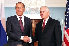 Ngoại trưởng Nga Sergei Lavrov (trái) và người đồng cấp Mỹ Rex Tillerson. (Nguồn: Getty Images)