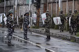 Lực lượng an ninh tuần tra trong thời gian giới nghiêm tại Srinagar ngày 10/8/2019. (Nguồn: AFP/TTXVN) 