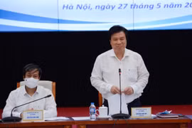 Thứ trưởng Bộ Giáo dục và Đào tạo Nguyễn Hữu Độ phát biểu tại Hội nghị. (Ảnh: PV)