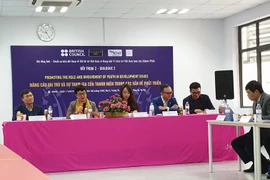 Bà Hoàng Vân Anh, Giám đốc các chương trình giáo dục xã hội, Hội Đồng Anh, chia sẻ tại buổi đối thoại. (Ảnh: PV)