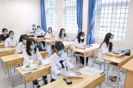 Thí sinh dự thi tốt nghiệp trung học phổ thông. (Ảnh: TTXVN)