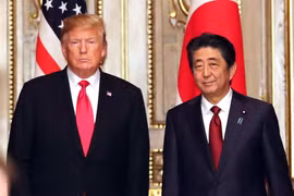 Thủ tướng Nhật Bản Shinzo Abe và Tổng thống Mỹ Donald Trump trước khi hội đàm. (Nguồn: Getty Images)