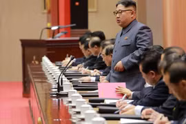 Nhà lãnh đạo Triều Tiên Kim Jong-un phát biểu trong một cuộc họp ở Bình Nhưỡng. (Nguồn: AP)