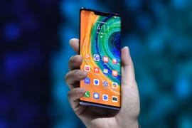 Điện thoại Huawei Mate 30. (Nguồn: Sky news)