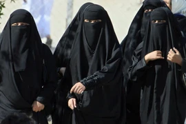 Apple, Google bị phản đối vì ứng dụng giúp đàn ông kiểm soát phụ nữ