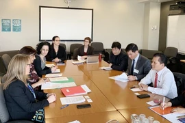 Đoàn làm việc với Bộ Lao động việc làm Canada. (Ảnh: Quang Thịnh/TTXVN)