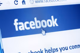 Facebook sẽ chuyển đổi từ một nền tảng mở sang tập trung mã hóa bảo vệ quyền riêng tư. (Nguồn: Sky News)