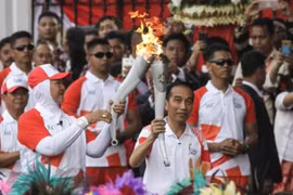 Tổng thống Indonesia trong lễ rước đuốc Asiad. (Nguồn: BBC)