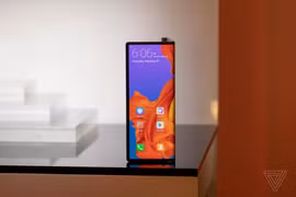 Huawei Mate X. (Nguồn: The Verge)