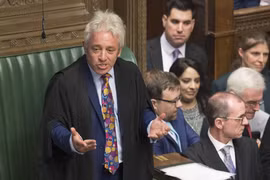 Chủ tịch Hạ viện Anh John Bercow (trái) phát biểu tại phiên họp của Hạ viện ở London ngày 9/9/2019. (Nguồn: AFP/TTXVN)