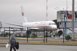Máy bay của Hãng hàng không Triều Tiên Air Koryo tại sân bay quốc tế Vladivostok (Nga) ngày 23/4/2019. (Nguồn: KYODO/TTXVN)