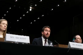 Đại diện ba hãng truyền thông xã hội Facebook, Google, Twitter tại phiên điều trần ngày 18/9. (Nguồn: Reuters)