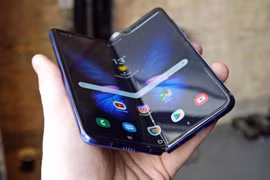 Điện thoại gập Galaxy Fold. (Nguồn: TechRadar)