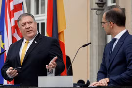 Ngoại trưởng Mỹ Mike Pompeo phát biểu trong cuộc họp báo chung với Bộ trưởng Ngoại giao Đức Heiko Maas. (Nguồn: Reuters)