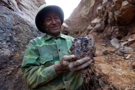 Hiểm họa khôn lường từ nạn khai thác vàng trái phép ở Háng Trợ