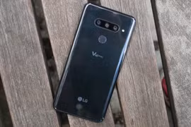 Mẫu điện thoại LG V40 ThinQ. (Nguồn: TechRadar)