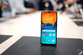 Mẫu điện thoại Galaxy A50. (Nguồn: frandroid.com)
