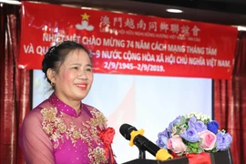 Chủ tịch Liên hiệp Hội Hữu nghị Đồng hương Việt Nam tại Macau, bà Trần Thị Gọn phát biểu tại buổi míttinh. (Ảnh: PV/Vietnam+)